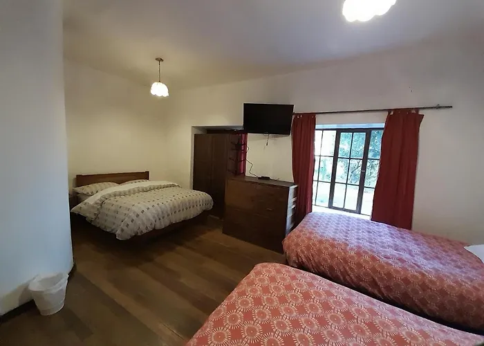 Bed & Breakfast Casa Jardines De Jeyu 2*
