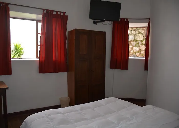 Casa Jardines De Jeyu Bed & Breakfast 2*